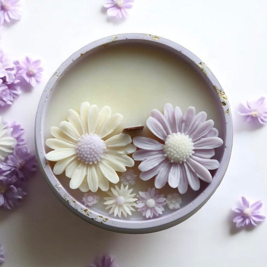 Handmade Soy Wax Candles, Gift Candles, Scented Candles, Aesthetic Candles, Jo Malone, Gift, Birthday Gift Candle, Birthday Candle, Floral Scented Candle, Candela in cera di soia fatta a mano, candele naturali fatte a mano, Candela profumata artigianale, candele profumate soia naturale, Candela artistica profumata, candele profumate da regalare, candele profumate regalo donna, idee regalo originali, idee regalo candele donna, regalo festa della donna, regalo anniversario, candela a forma di fiore