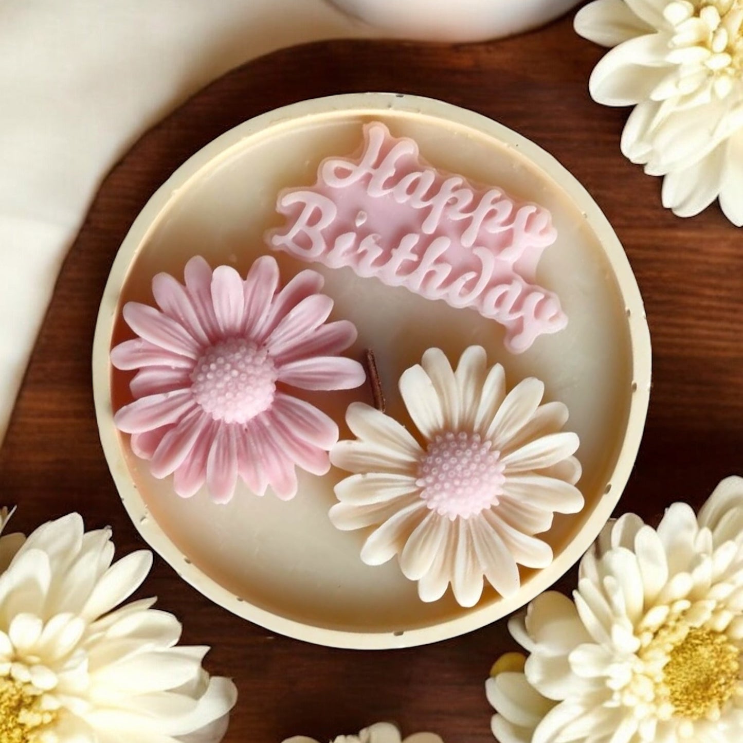 Handmade Soy Wax Candles, Gift Candles, Scented Candles, Aesthetic Candles, Jo Malone,  Gift, Birthday Gift Candle, Birthday Candle, Floral Scented Candle, Candela in cera di soia fatta a mano, candele naturali fatte a mano, Candela profumata artigianale, candele profumate soia naturale, Candela artistica profumata, candele profumate da regalare, candele profumate regalo donna, idee regalo originali, idee regalo candele donna, regalo festa della donna, regalo anniversario, candela a forma di fiore, 